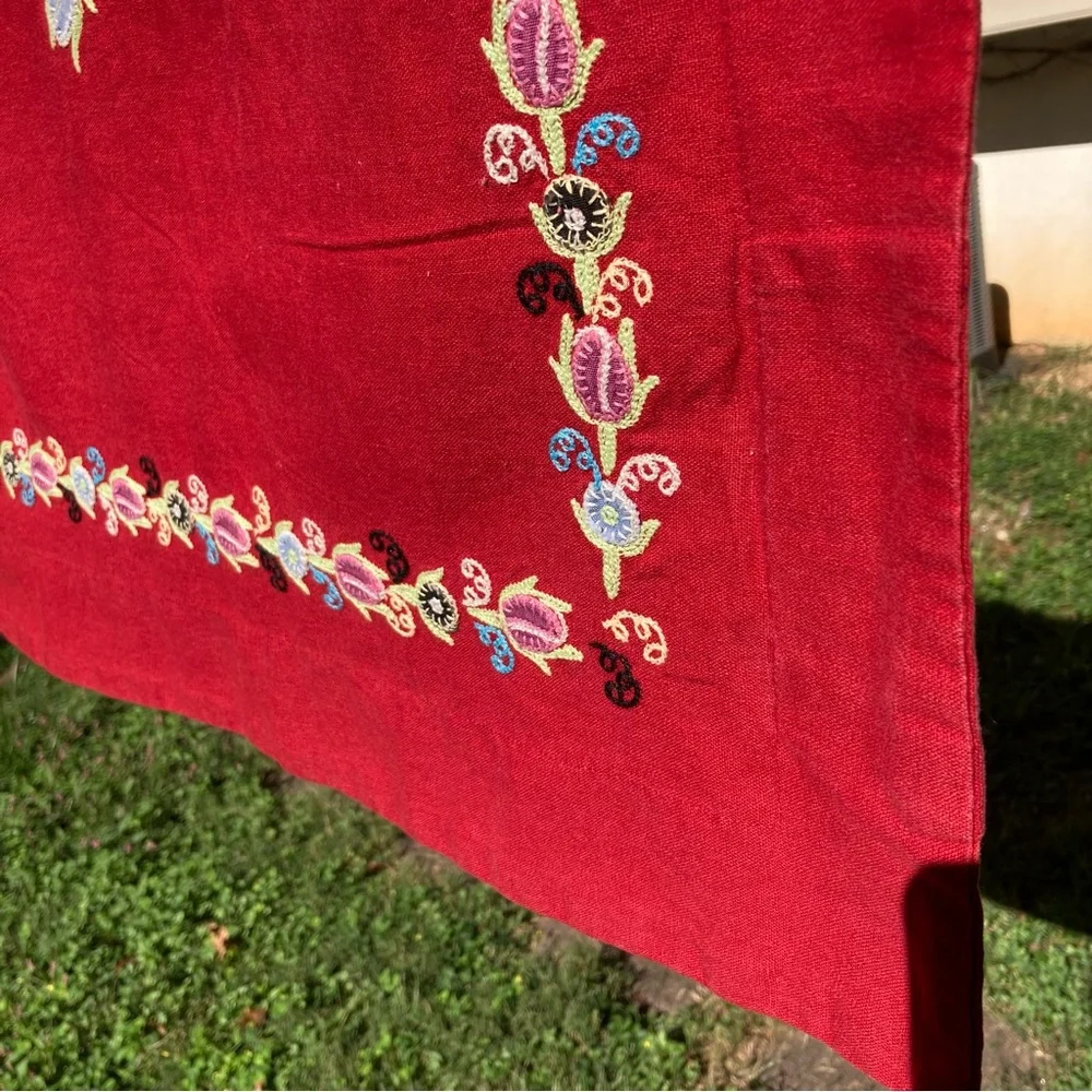 POTTERY BARN Red Embroidered Jacobean Floral Pillow Sham 24 x 30 inches Standard